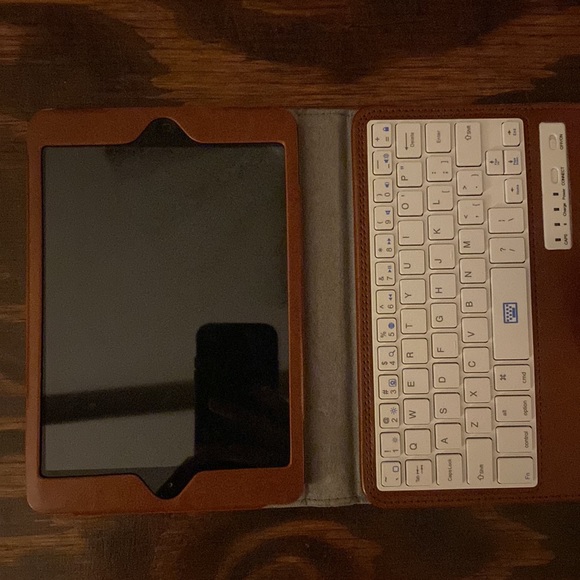 iPad Mini - Picture 2 of 5